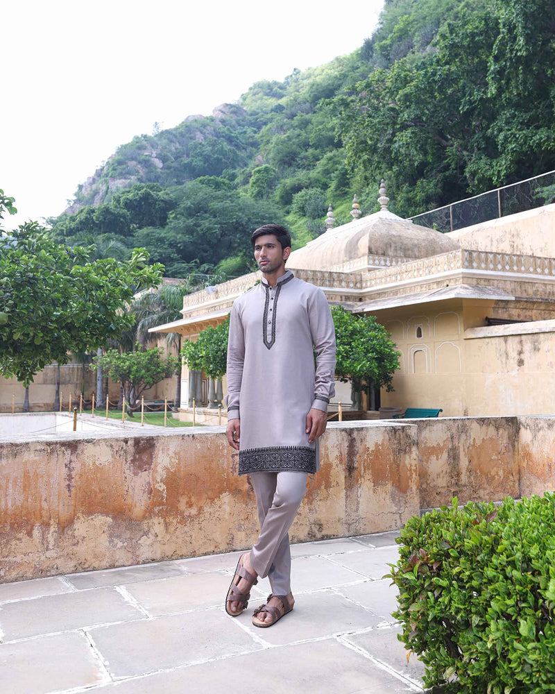 AMOLI KURTA SET