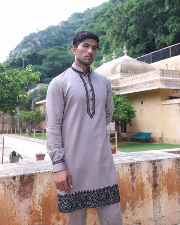 AMOLI KURTA SET