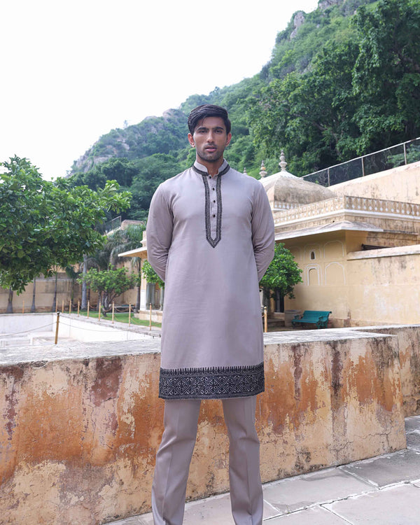 AMOLI KURTA SET