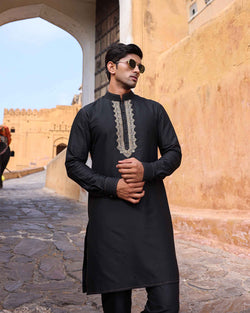 AGNIRA KURTA SET